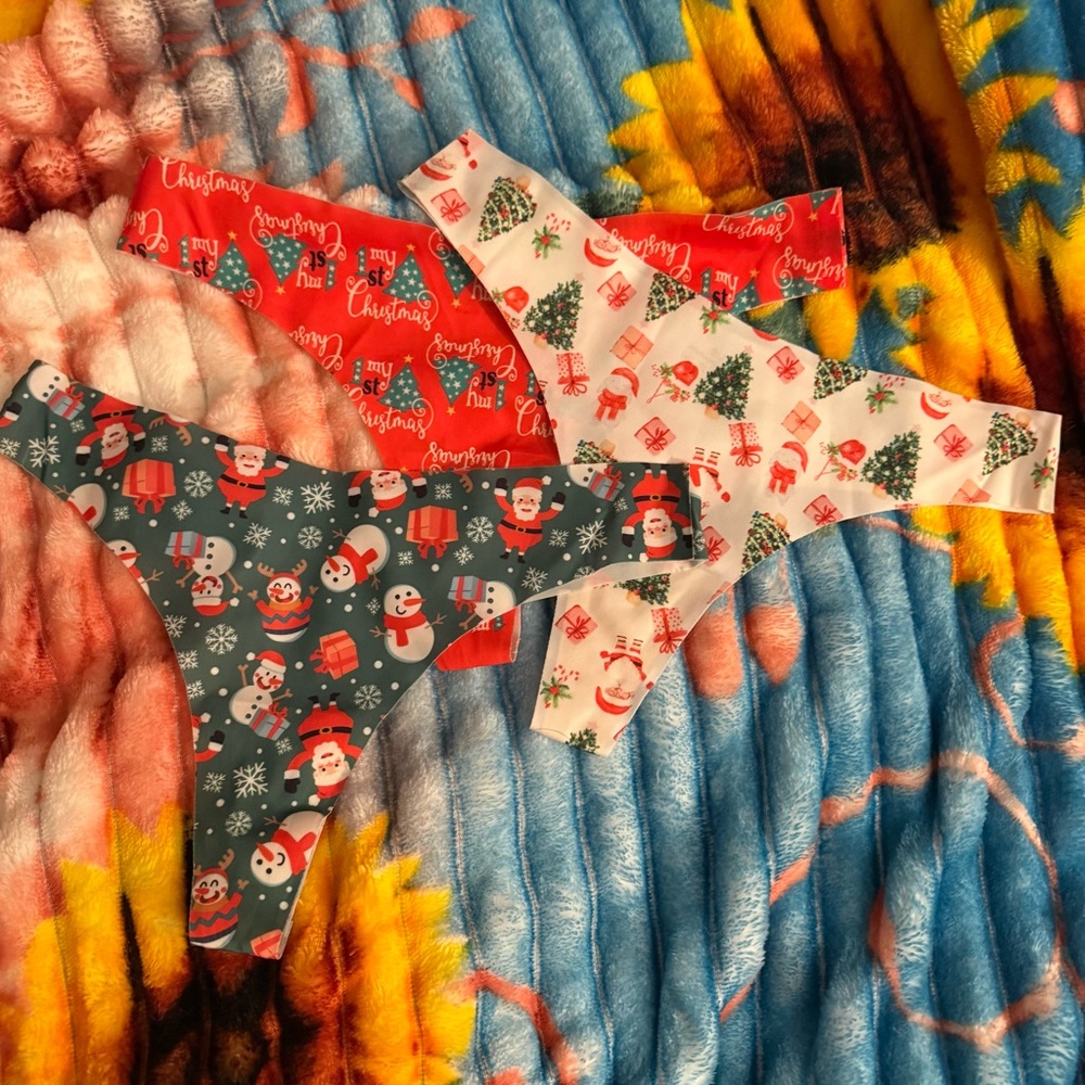 Holiday Christmas Thong Set - Festive Santa & Tree Prints